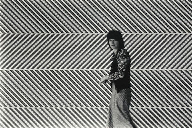 Shigeo Anzaï, Bridget Riley. Courtesy the artist, Zeit-Foto, Tokyo and White Rainbow, London